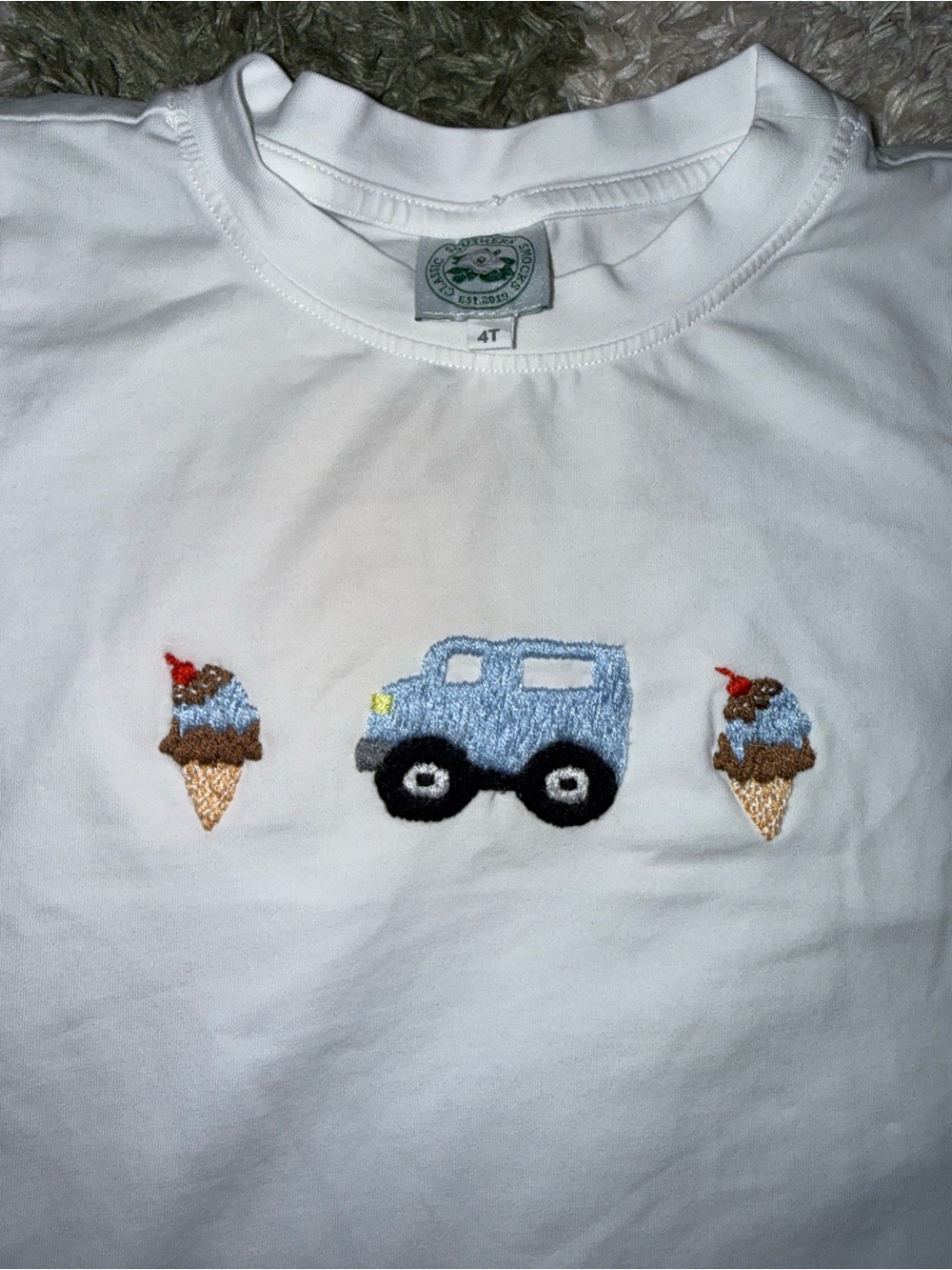 White Kids Short Sleeve Tee Set with Light Blue Car & Ice Cream Embroidery - 4T